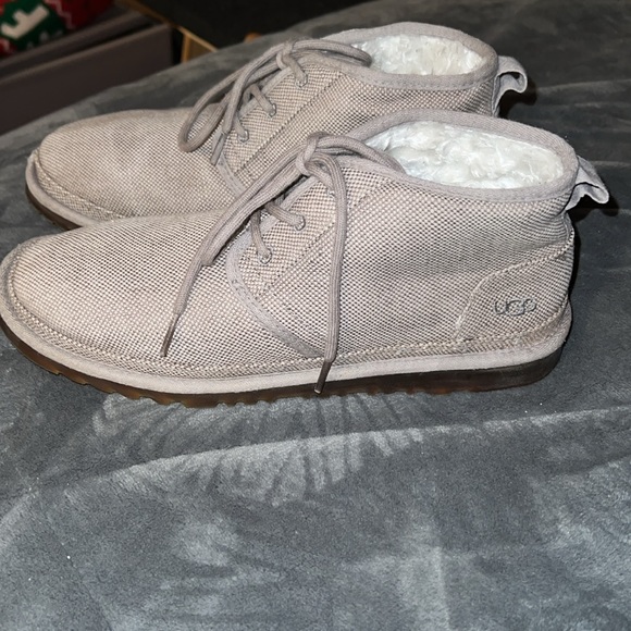 Size 11 Ugg brand super warm and comfy high top shoes - Picture 5 of 12
